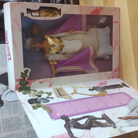 Grecian Goddess Barbie - Picture 6 of 12